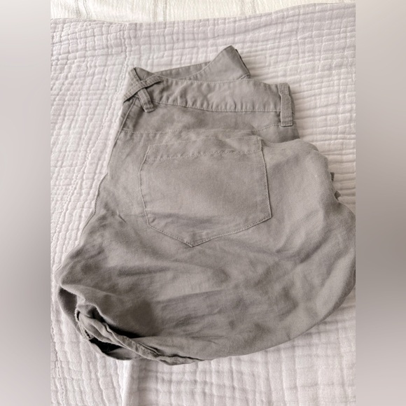 French connection shorts, size 6 - Picture 2 of 3